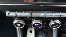 Renault Captur 1.3 TCE 130 BOSE Launch Edition 5dr Petrol Hatchback